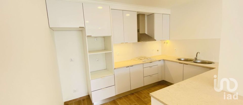 Moradia T2 em Ericeira de 214 m²