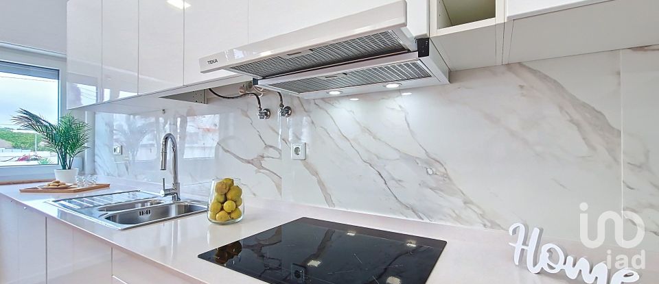 Apartamento T2 em A dos Cunhados e Maceira de 73 m²