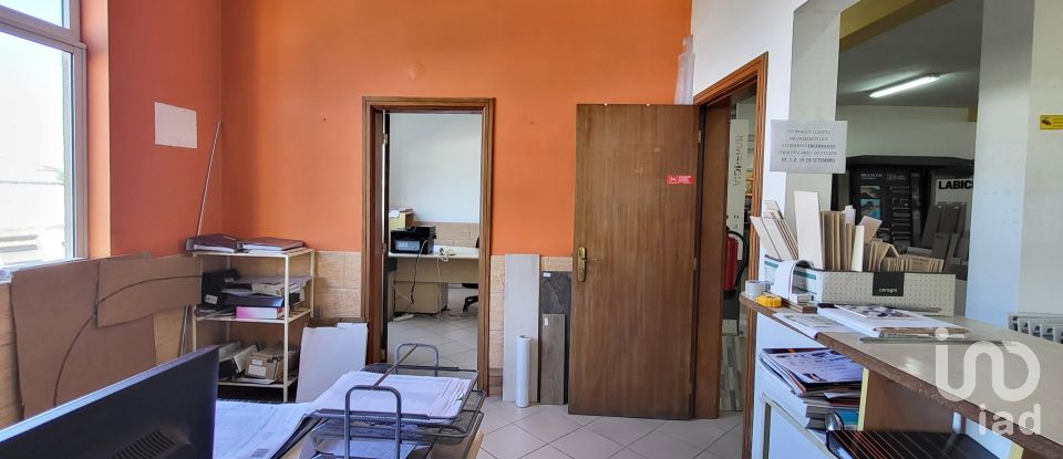 Pavilion T0 in Mira of 924 m²