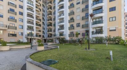 Apartment T2 in Massamá e Monte Abraão of 140 m²