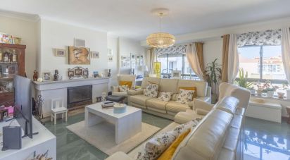 Apartment T2 in Massamá e Monte Abraão of 140 m²