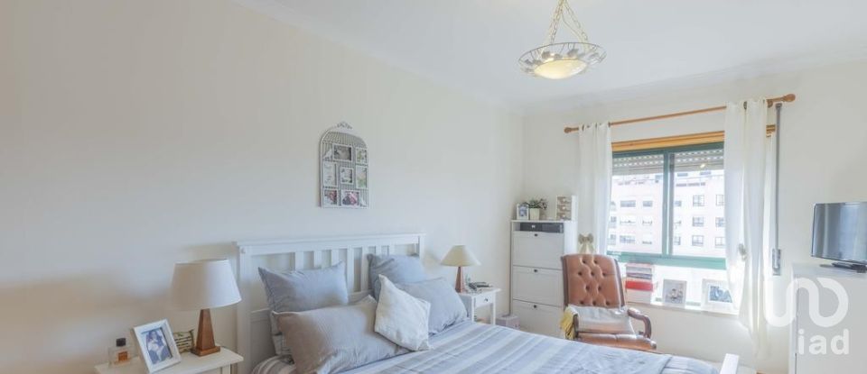 Apartment T2 in Massamá e Monte Abraão of 140 m²