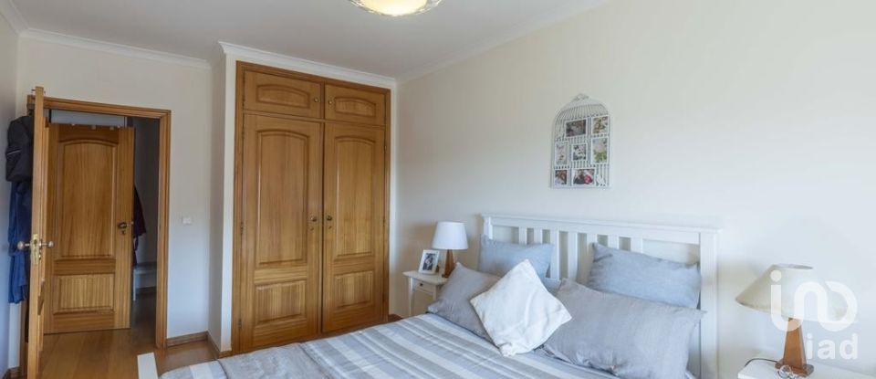 Apartment T2 in Massamá e Monte Abraão of 140 m²