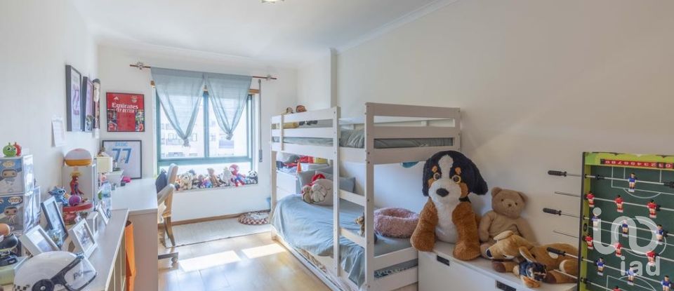 Apartment T2 in Massamá e Monte Abraão of 140 m²