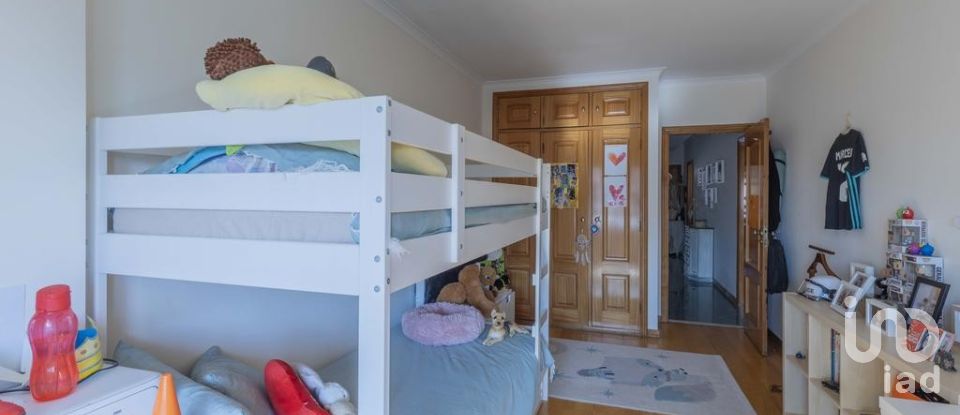 Apartment T2 in Massamá e Monte Abraão of 140 m²