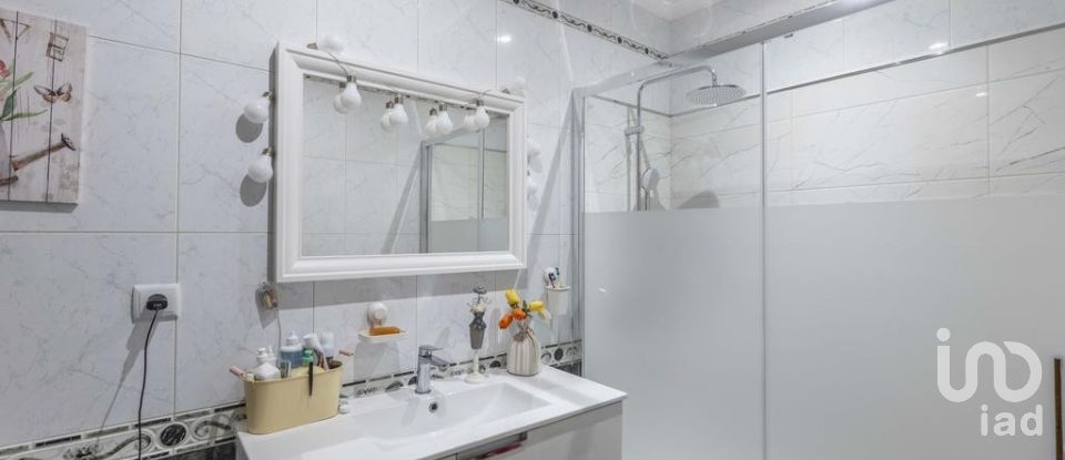 Apartment T2 in Massamá e Monte Abraão of 140 m²