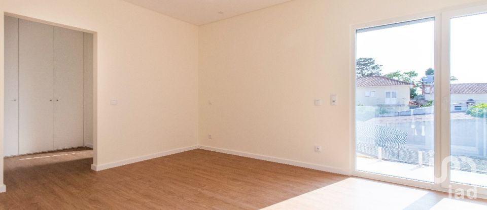 Moradia T3 em Fernão Ferro de 140 m²