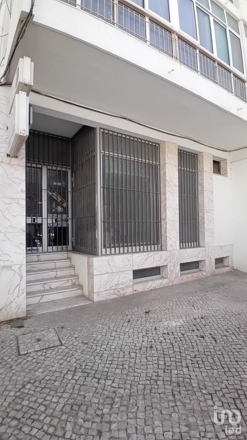 Boutique/Local commercial à Loulé (São Clemente) de 176 m²