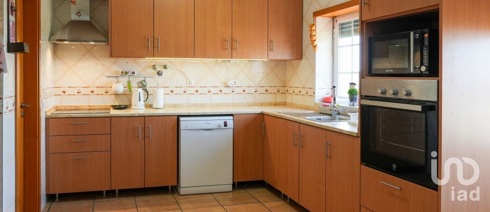 House/villa T3 in Lamas e Cercal of 175 m²