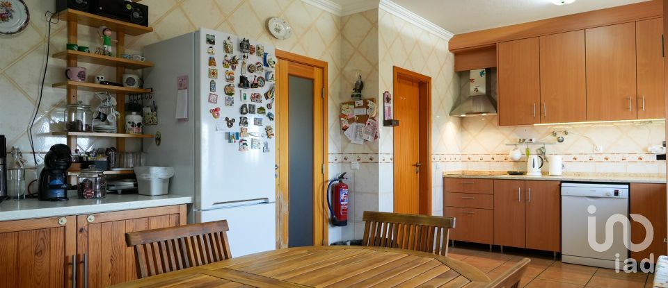 House/villa T3 in Lamas e Cercal of 175 m²