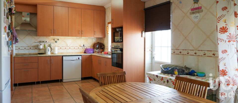 House/villa T3 in Lamas e Cercal of 175 m²