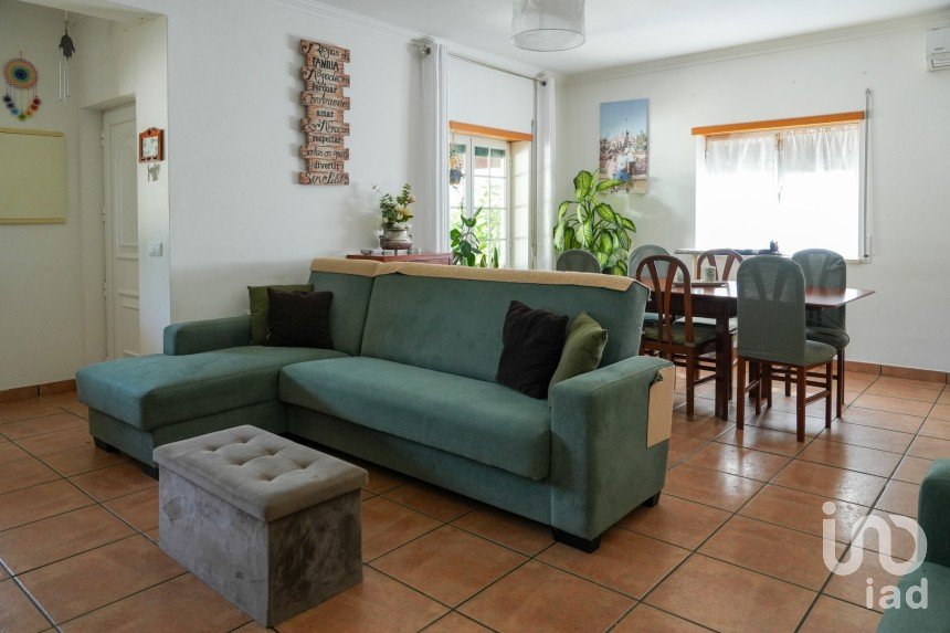 House/villa T3 in Lamas e Cercal of 175 m²