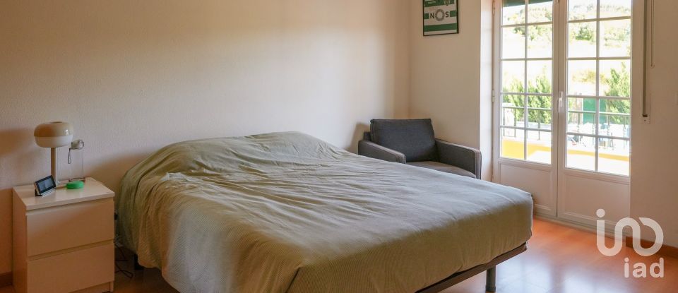 House/villa T3 in Lamas e Cercal of 175 m²