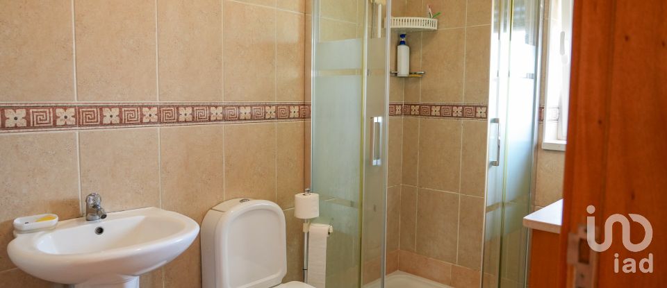 House/villa T3 in Lamas e Cercal of 175 m²