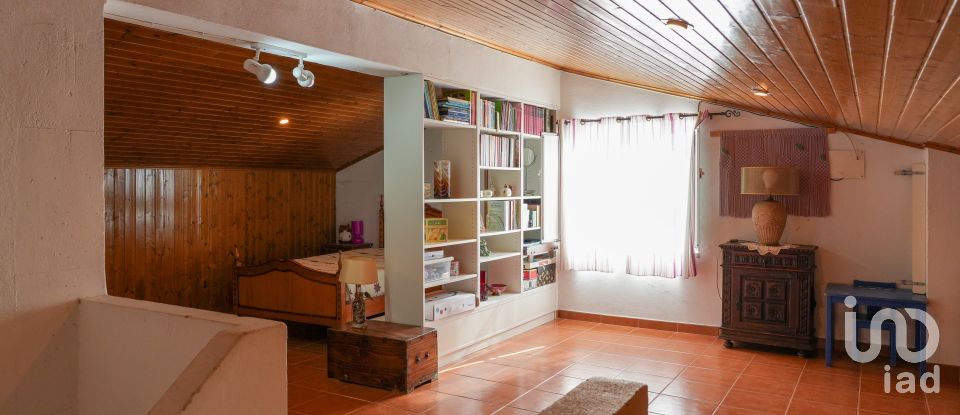 House/villa T3 in Lamas e Cercal of 175 m²