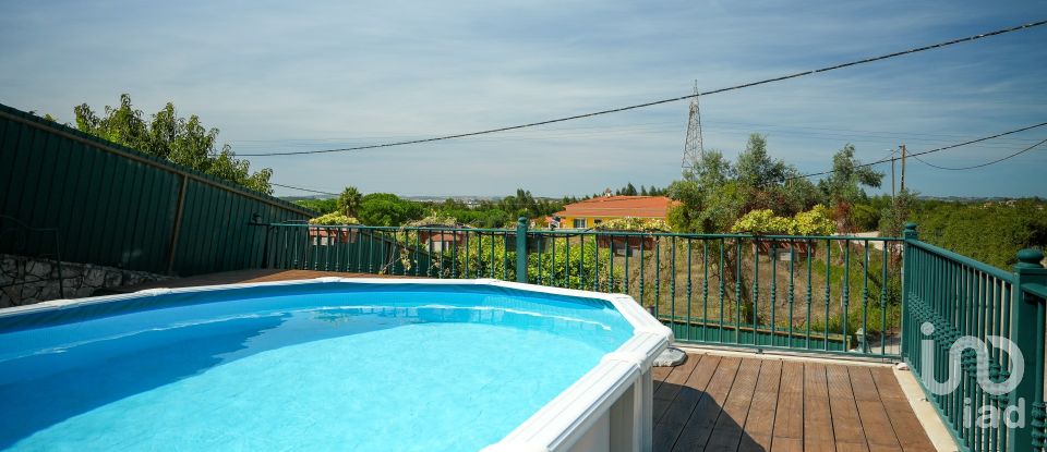 House/villa T3 in Lamas e Cercal of 175 m²