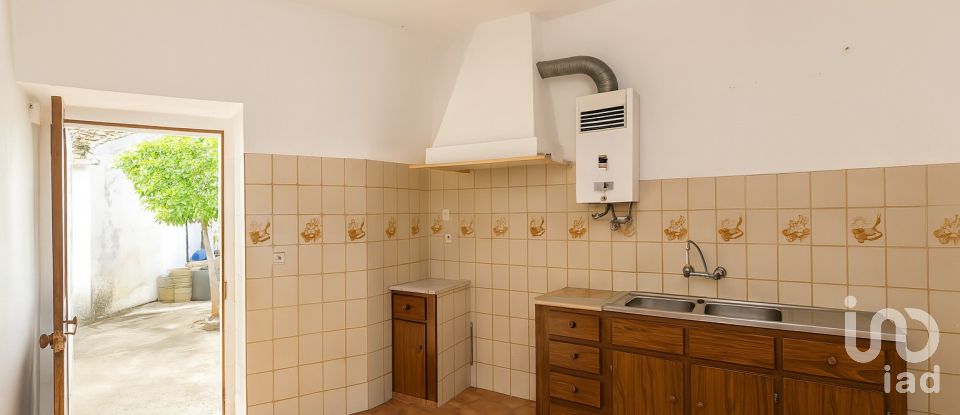 Single story home T4 in Malhou, Louriceira e Espinheiro of 327 m²