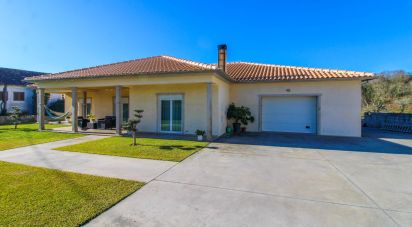 House T3 in Santa Cruz da Trapa e São Cristóvão de Lafões of 173 m²