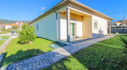 Maison T3 à Santa Cruz da Trapa e São Cristóvão de Lafões de 173 m²