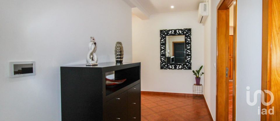 Maison T3 à Santa Cruz da Trapa e São Cristóvão de Lafões de 173 m²