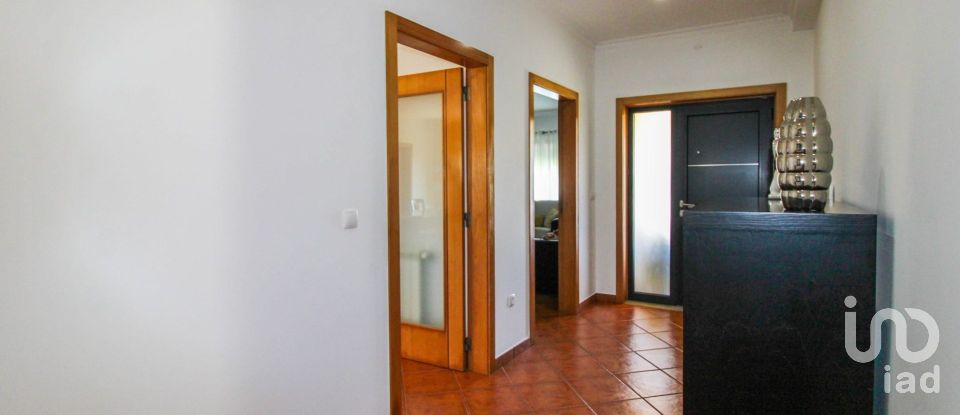 Maison T3 à Santa Cruz da Trapa e São Cristóvão de Lafões de 173 m²