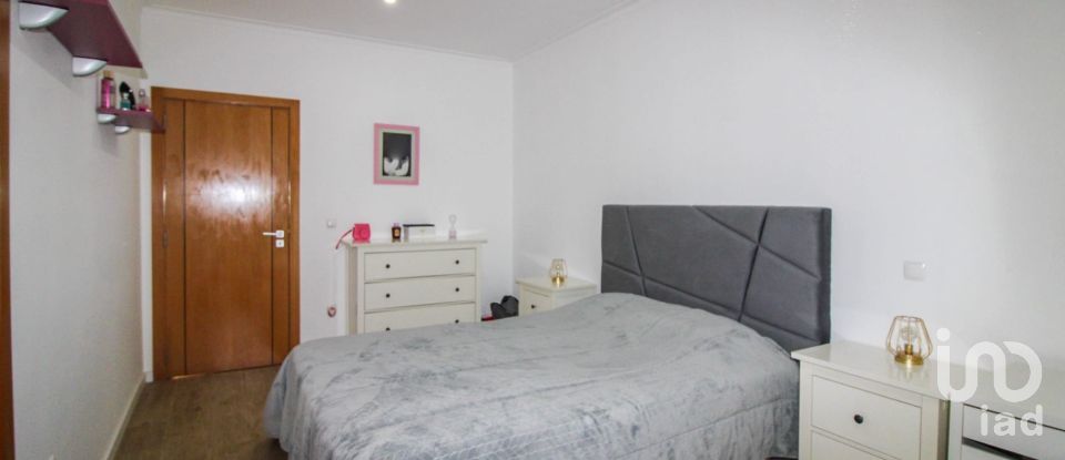 Maison T3 à Santa Cruz da Trapa e São Cristóvão de Lafões de 173 m²