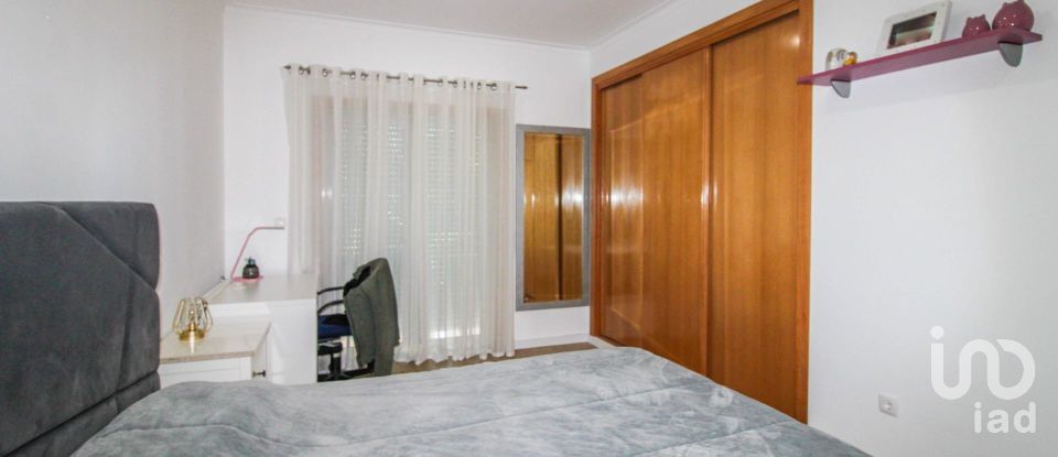 Maison T3 à Santa Cruz da Trapa e São Cristóvão de Lafões de 173 m²