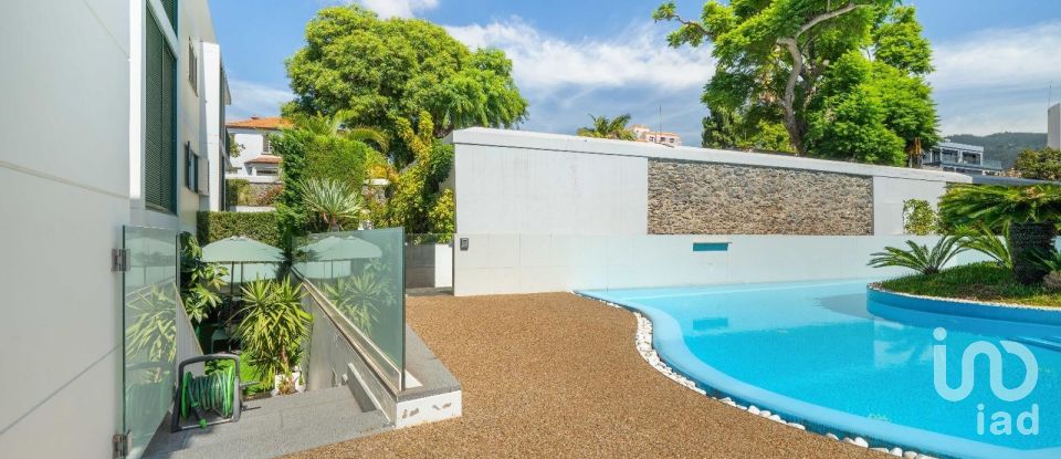 Apartamento T2 em Funchal (Sé) de 107 m²