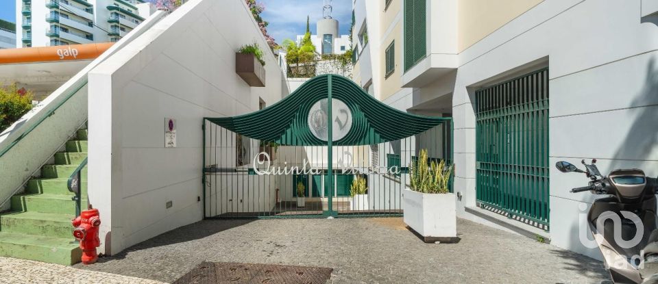 Apartamento T2 em Funchal (Sé) de 107 m²