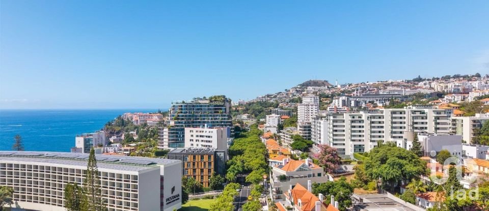 Apartamento T2 em Funchal (Sé) de 107 m²