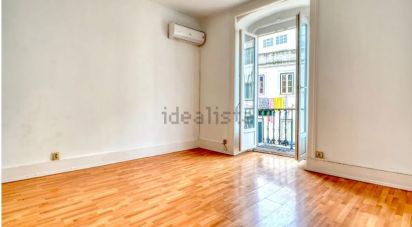 Apartment T5 in Santo António of 199 m²