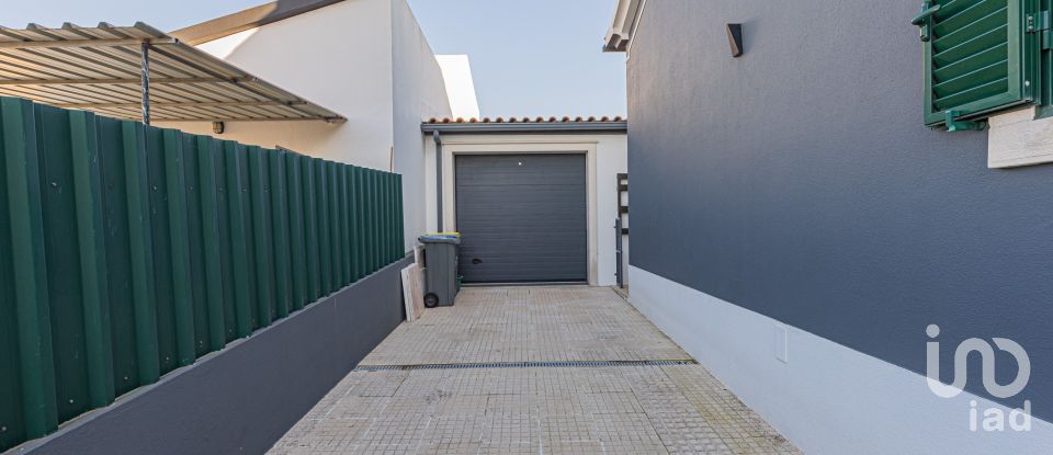 House T3 in Azeitão (São Lourenço e São Simão) of 244 m²