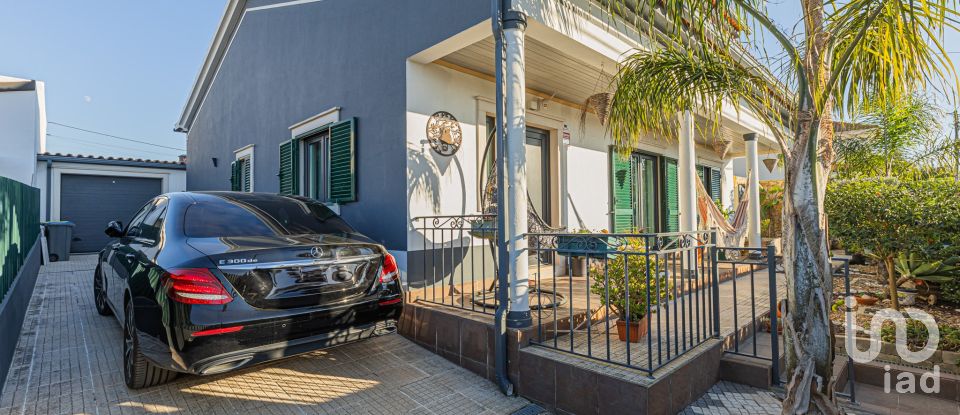 House T3 in Azeitão (São Lourenço e São Simão) of 244 m²