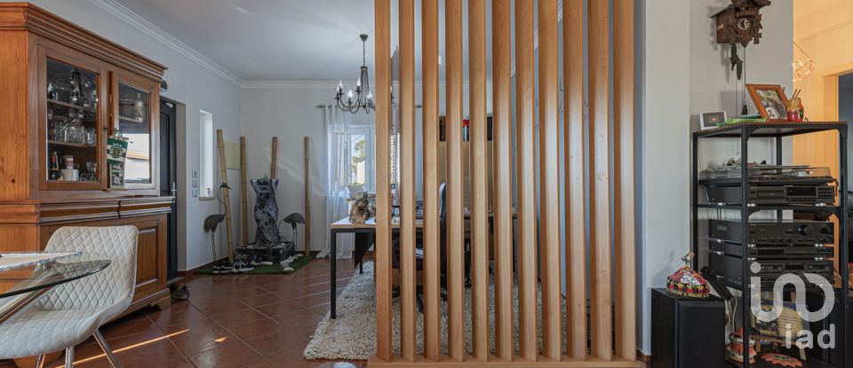 House T3 in Azeitão (São Lourenço e São Simão) of 244 m²