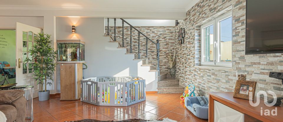 House T3 in Azeitão (São Lourenço e São Simão) of 244 m²