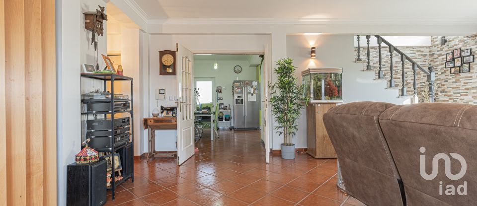 House T3 in Azeitão (São Lourenço e São Simão) of 244 m²