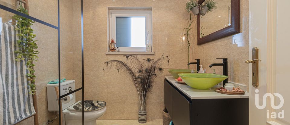 House T3 in Azeitão (São Lourenço e São Simão) of 244 m²