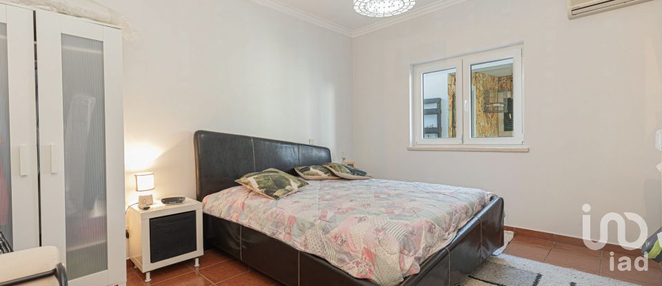 House T3 in Azeitão (São Lourenço e São Simão) of 244 m²