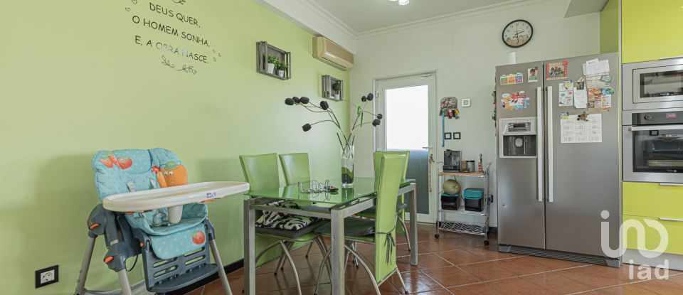 House T3 in Azeitão (São Lourenço e São Simão) of 244 m²