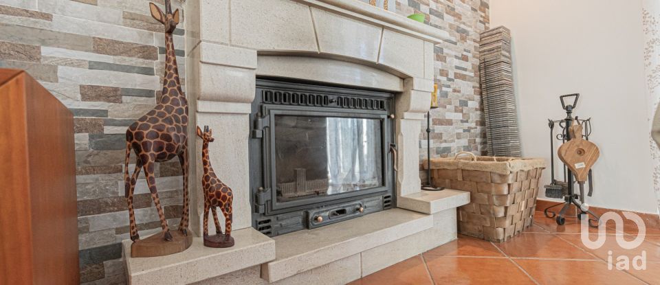 House T3 in Azeitão (São Lourenço e São Simão) of 244 m²