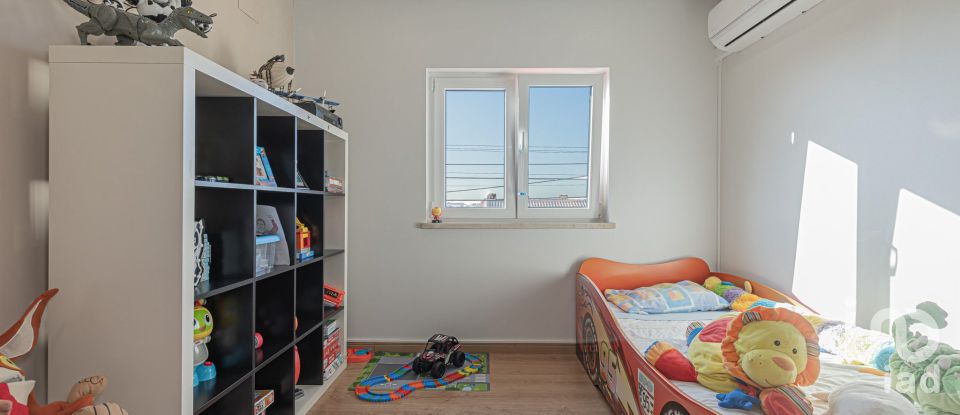 House T3 in Azeitão (São Lourenço e São Simão) of 244 m²