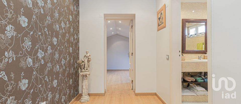 House T3 in Azeitão (São Lourenço e São Simão) of 244 m²