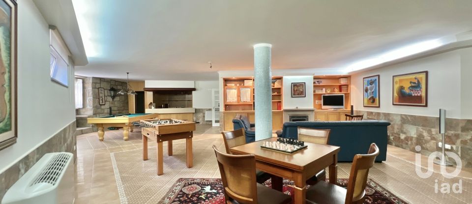 Maison T5 à Canas de Senhorim de 437 m²