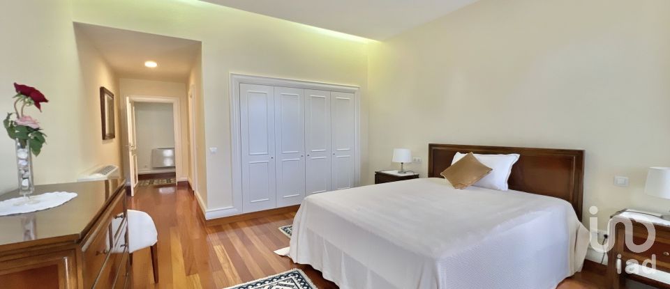 Maison T5 à Canas de Senhorim de 437 m²