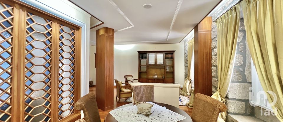 Maison T5 à Canas de Senhorim de 437 m²