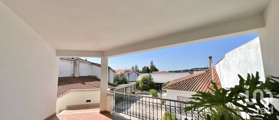 Maison T5 à Canas de Senhorim de 437 m²