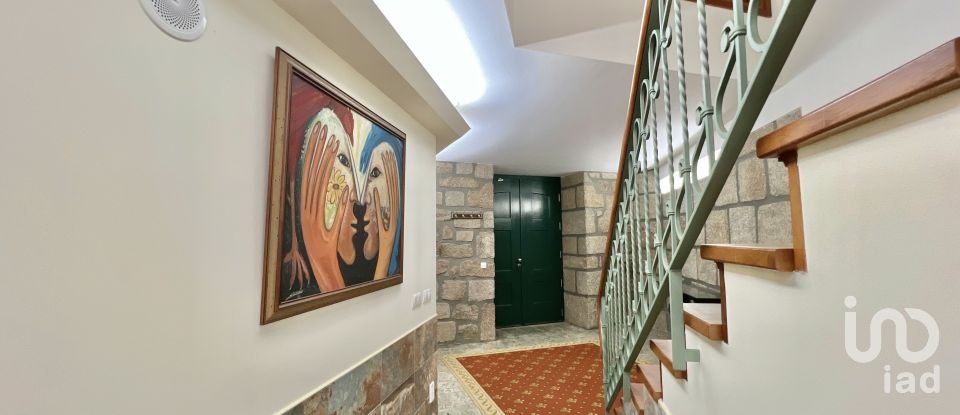 Maison T5 à Canas de Senhorim de 437 m²