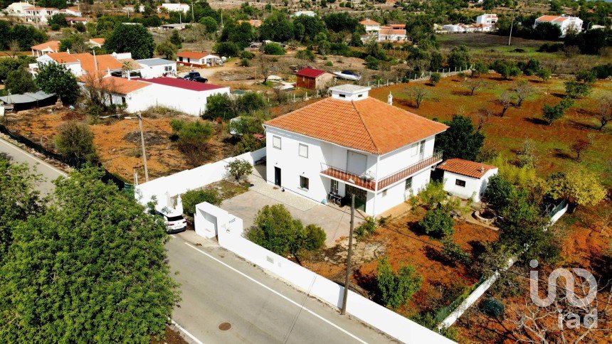 Maison T4 à Paderne de 257 m²