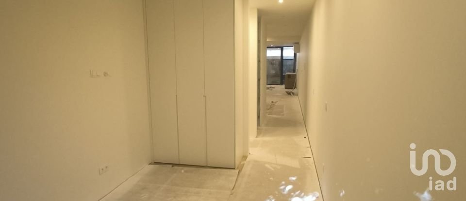 Apartment T2 in Lordelo Do Ouro E Massarelos of 126 m²