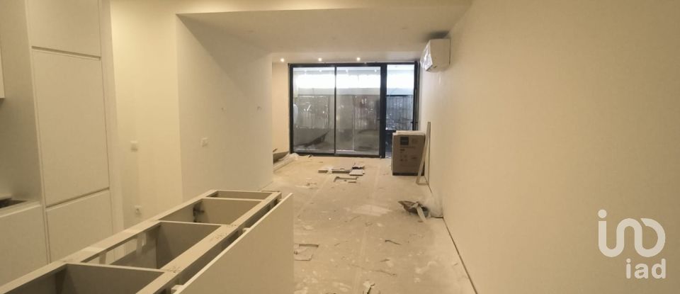 Apartment T2 in Lordelo Do Ouro E Massarelos of 126 m²